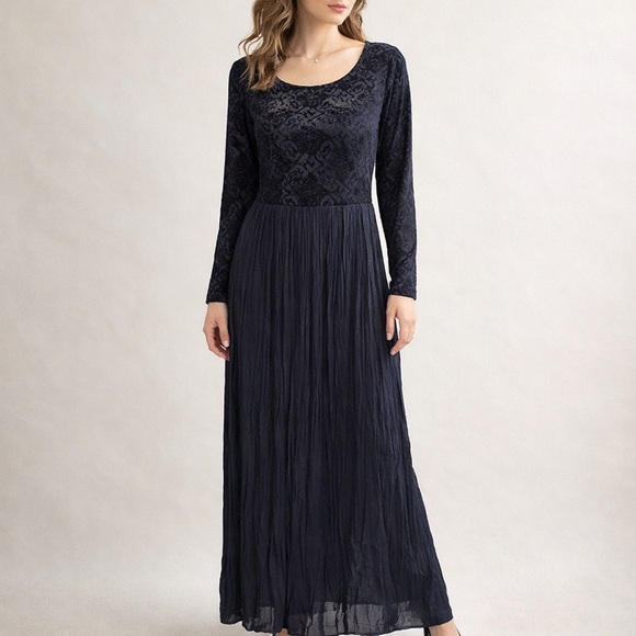 Stonebridge Dresses & Skirts - Vintage Navy Burnout Velvet Maxi Dress Long Sleeve Boho Goth Sz 12